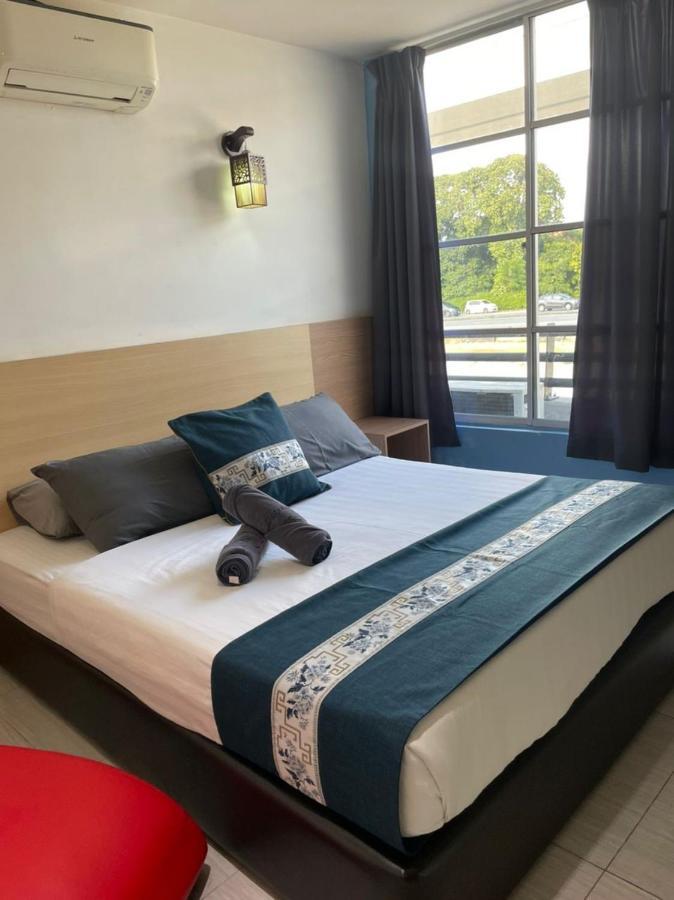 Dolphin Hotel Klang Eksteriør billede