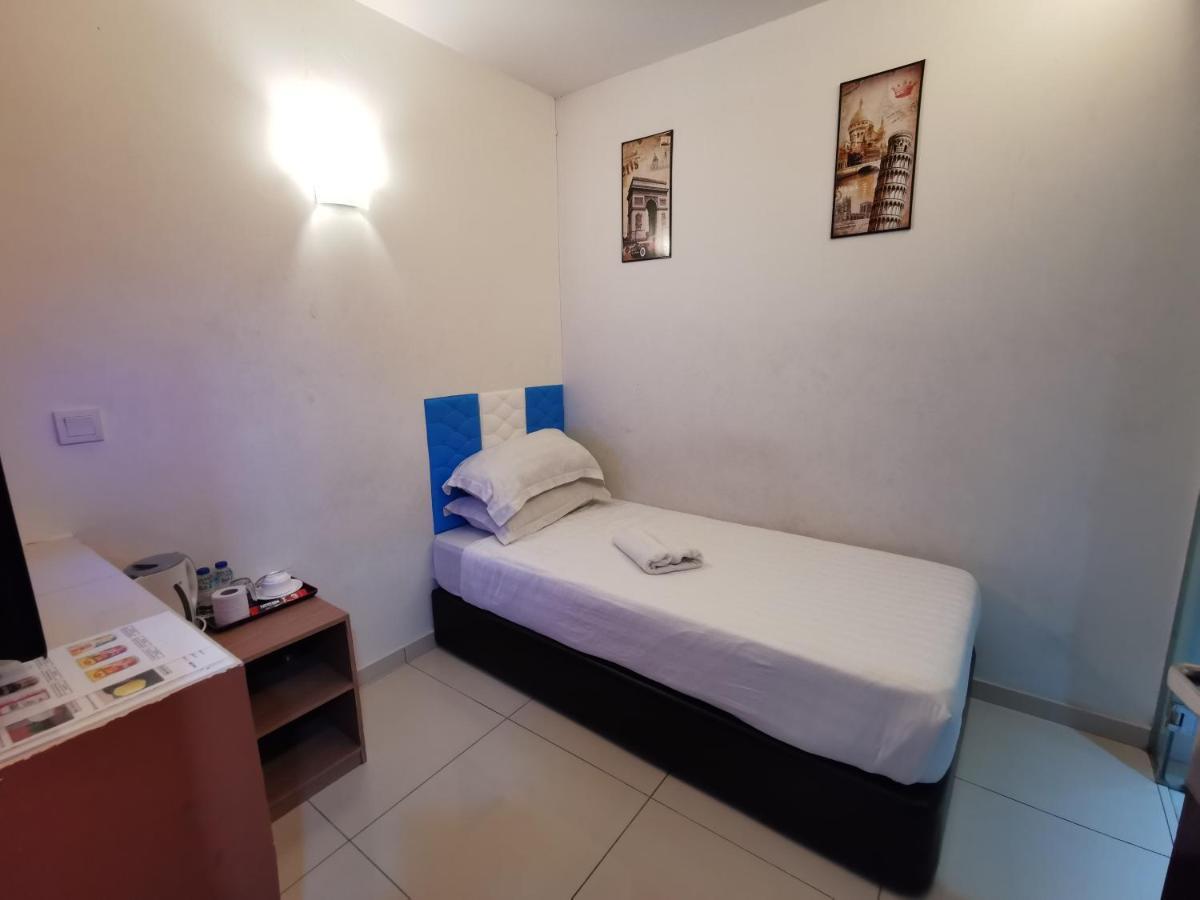 Dolphin Hotel Klang Eksteriør billede