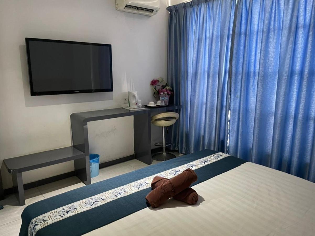 Dolphin Hotel Klang Eksteriør billede